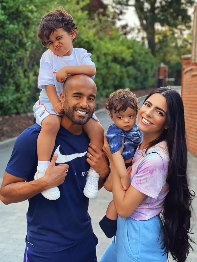 Lucas Moura - Larissa Saad - Tottenham Hotspur
