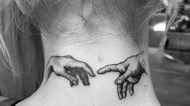 10 Tatto di Leher Ini Keren Abis, Trendnya Tahan Lama