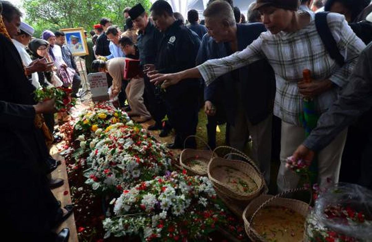 Prosesi pemakaman Laksamana (Purn) Sudomo