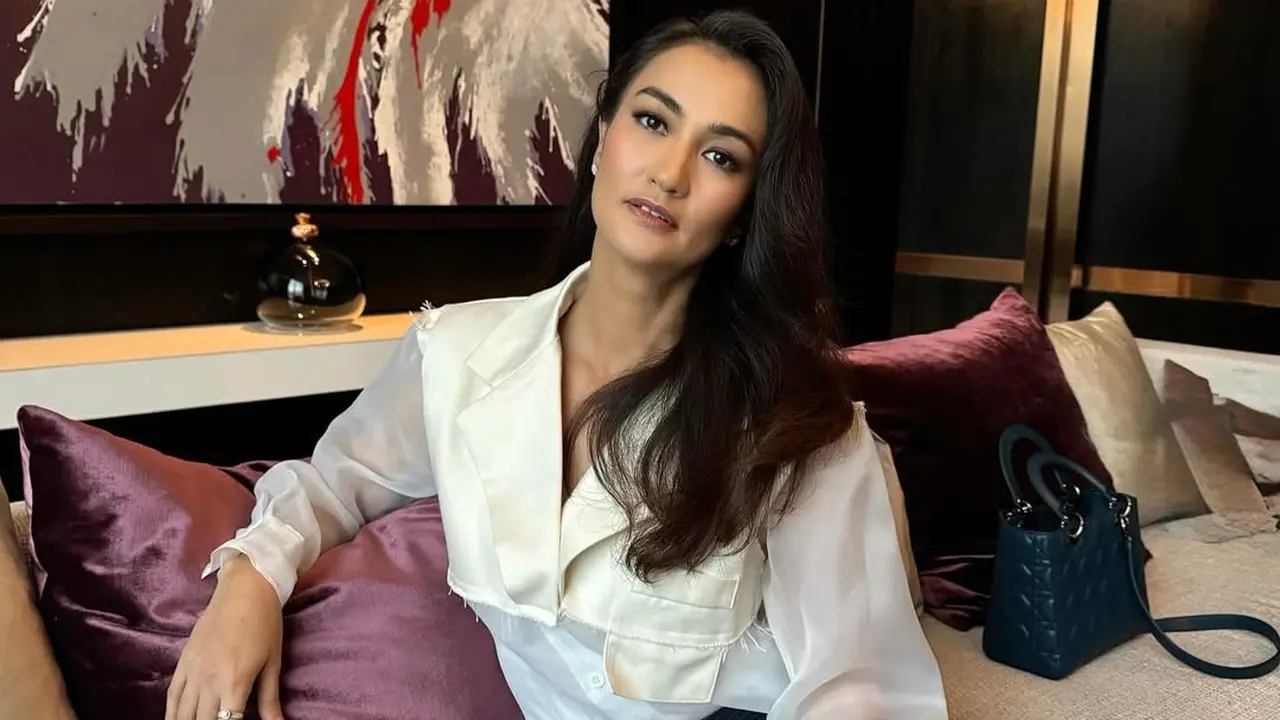 Atiqah Hasiholan