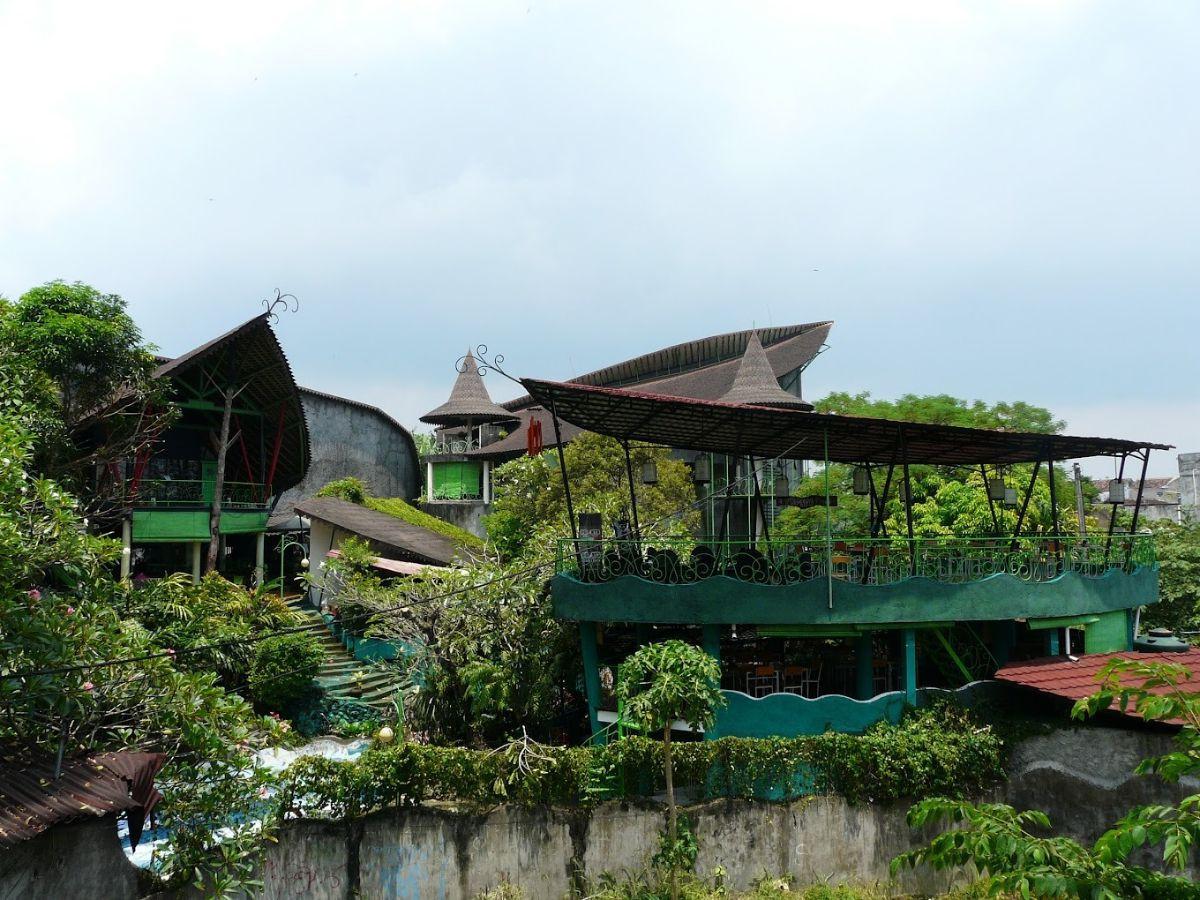 Bangunan Unik