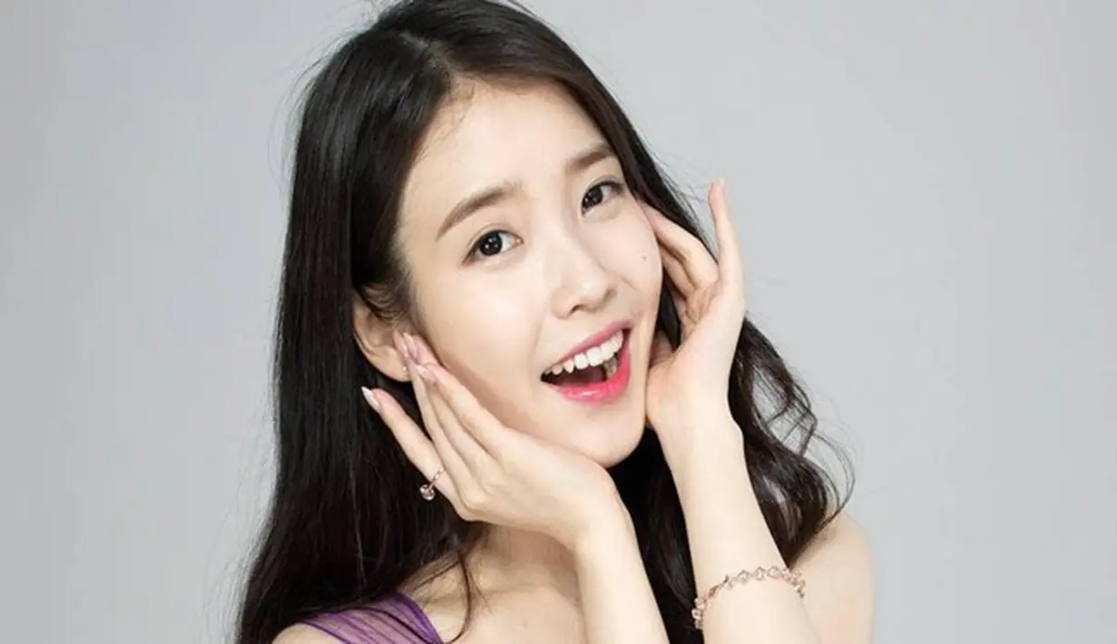 Salah satu aktris multitalenta yang berasal dari Negeri Gingseng, Korea Selatan, IU tengah menjadi perbincangan hangat dikalangan netizen dan haters. (Allkpop/Bintang.com)
