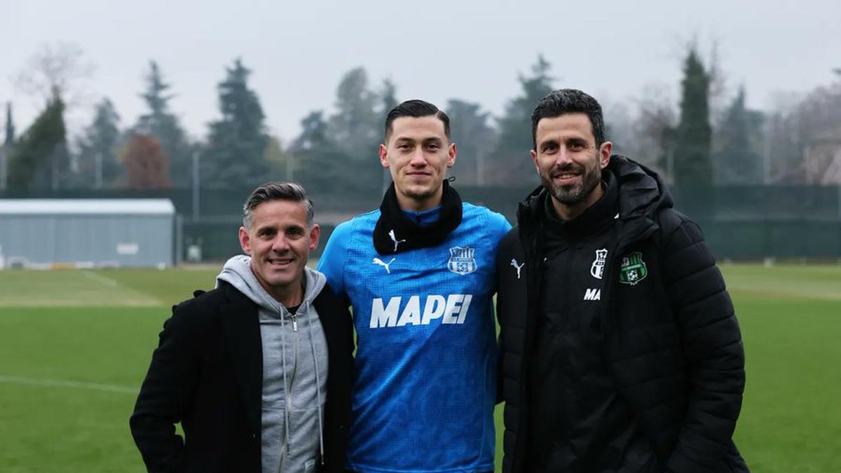 Suasana Timnas Indonesia Menyala di Markas Sassuolo, John Herdman Sambangi Jay Idzes saat Latihan