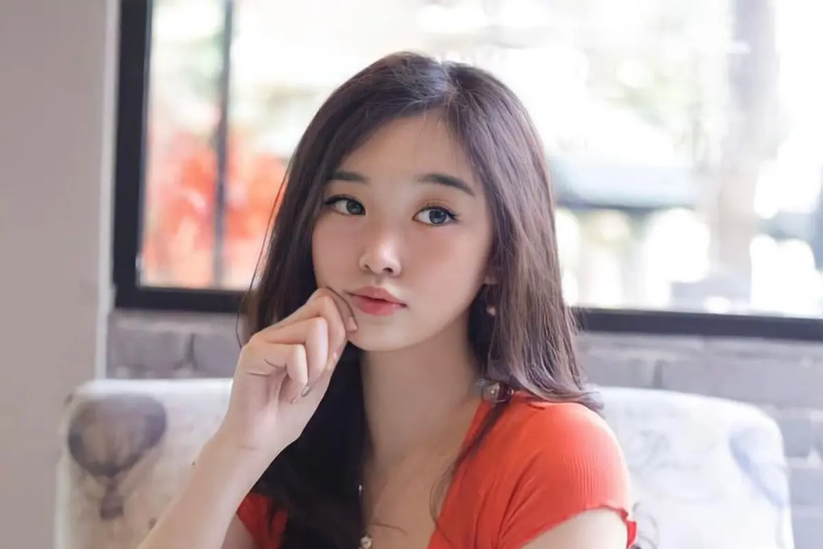 Selebgram Livy Renata (ist)