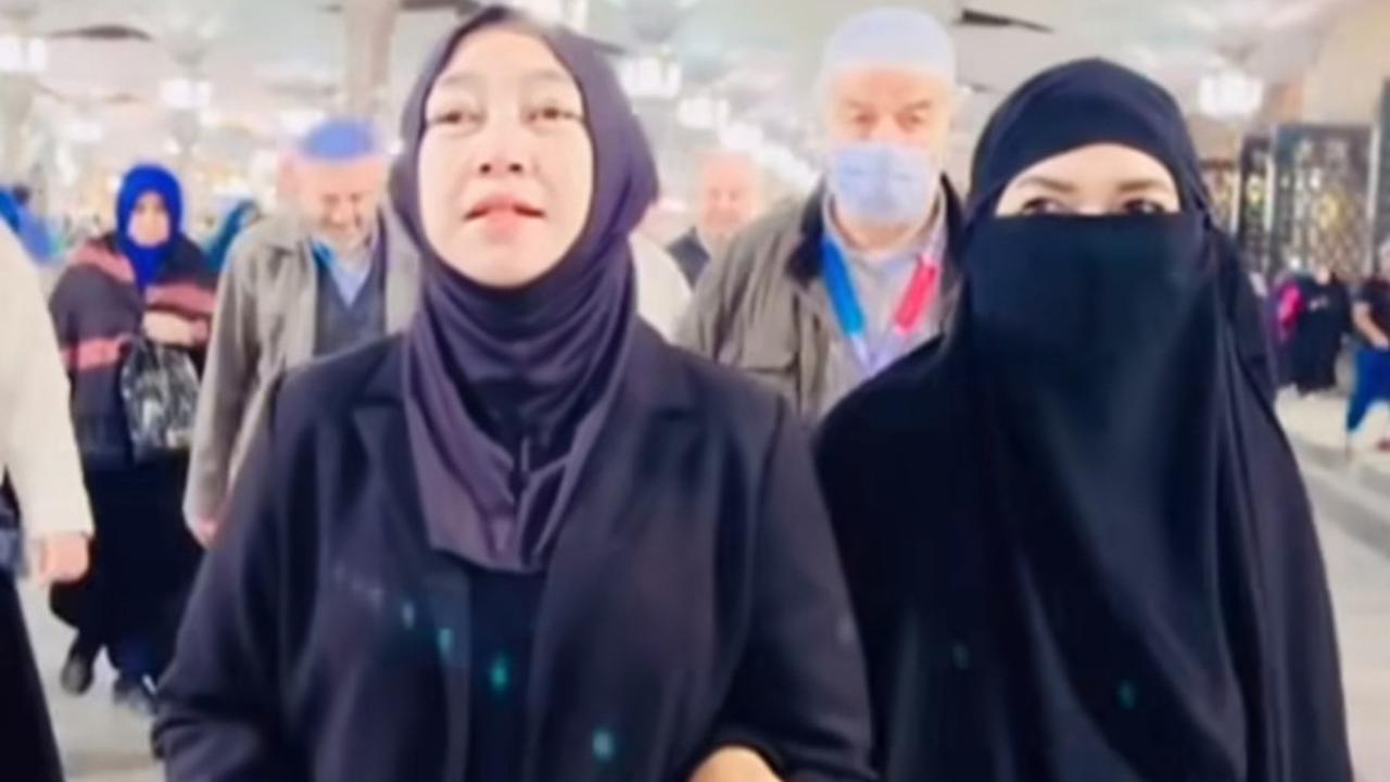 Kedua Keluarga Terlihat Sangat Harmonis