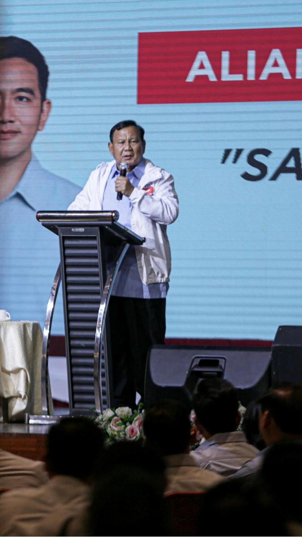 Calon presiden nomor urut 2 Prabowo Subianto saat memberikan sambutan di acara Silaturahmi dan Gala Dinner Aliansi Tionghoa Indonesia “Satu Putaran Menuju Indonesia Emas” di Jakarta, Selasa (19/12/2023).
