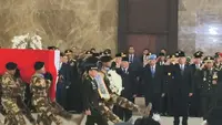 SBY Hadir Beri Penghormatan ke Jenazah 3 Prajurit TNI, Pakai Baret Biru Khas Pasukan Perdamaian