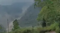 Viral Gunung Ranaka Longsor, Begini Penjelasan Bupati Manggarai