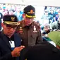 Wali Kota Bandung Ridwan Kamil meninjau langsung kondisi kawasan Jalan Dalem Kaum dan sekitarnya pascakericuhan PKL. (Liputan6.com/Aditya Prakasa)