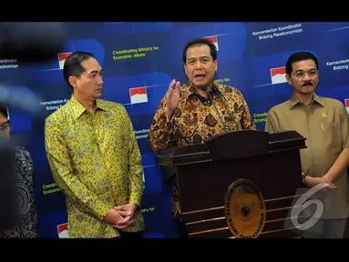 Menko Perekonomian Chairul Tanjung saat jumpa pers terkait perizinan UMKM, Jakarta, Rabu (20/8/2014) (Liputan6.com/Faisal R Syam)