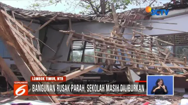 Ratusan TNI-Polri Bersihkan Puing Rumah Korban Gempa Lombok