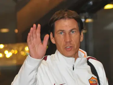 Pemain AS Roma Tiba di Jakarta