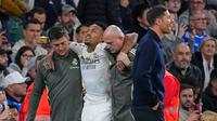 Eder Militao mengalami cedera pada laga Real Madrid vs Celta Vigo di pekan ke-15 La Liga 2025/2026 (c) AP Photo/Manu Fernandez