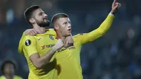 Dua pemain Chelsea, Olivier Giroud dan Ross Barkley, masing-masing mencetak gol kemenangan timnya atas Malmo FF pada leg pertama 32 besar Liga Europa, di Swedbank Stadion, Malmo, Kamis (14/2/2019). (AFP/Andreas Hillergren)