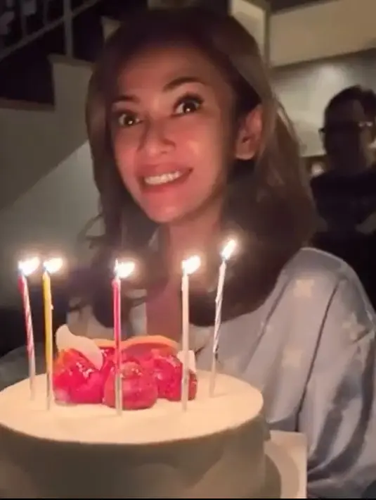 Masayu Anastasia dan Lembu (Instagram/lembuwiworojati)