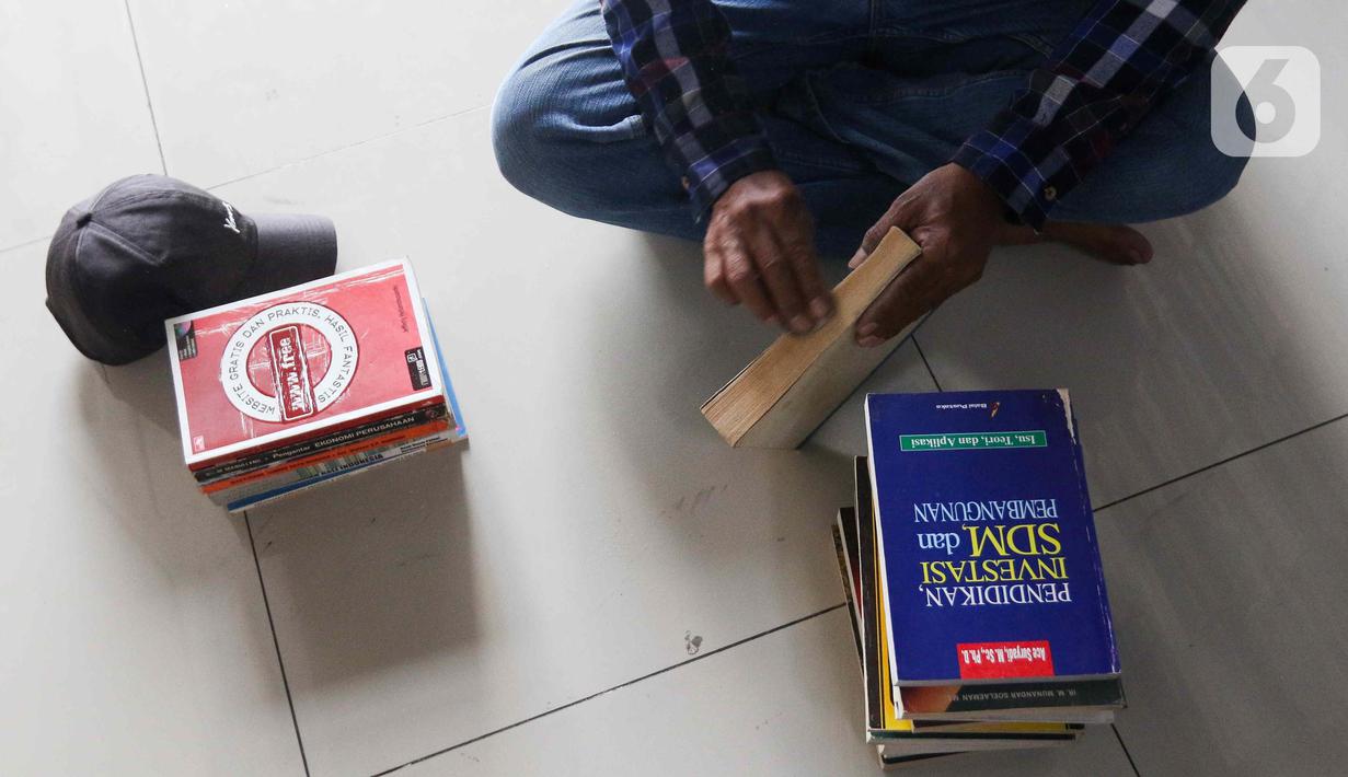 Saat ini, Pasar Kenari semakin sepi dari pengunjung. (Liputan6.com/Herman Zakharia)