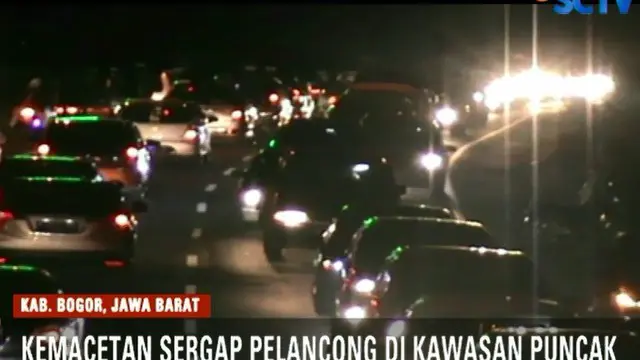 Kemacetan sudah menyergap para pelancong yang hendak menikmati libur lebaran mulai dari Simpang Gadog.