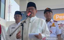 Gubernur Pramono Anung Salurkan 1.108 Kartu Layanan Gratis untuk Warga Pulau Seribu