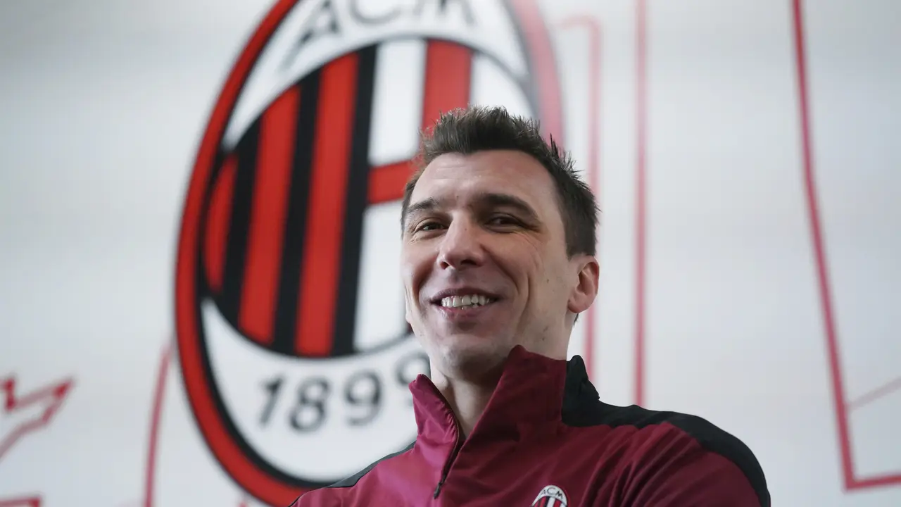 Intip Latihan Mario Mandzukic Bersama AC Milan