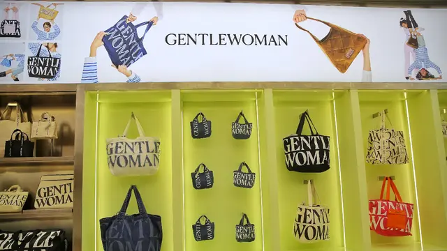 Tas Gentlewoman di Store Jakarta. [Adrian/Fimela]