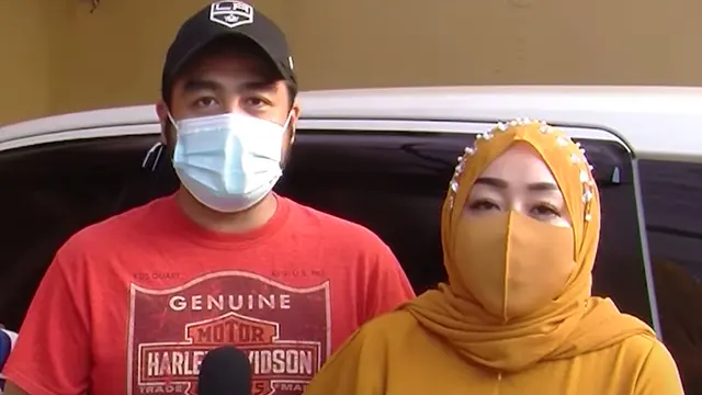 Ari, perwakilan keluarga Ferry Irawan. (Foto: YouTube Cumicumi)