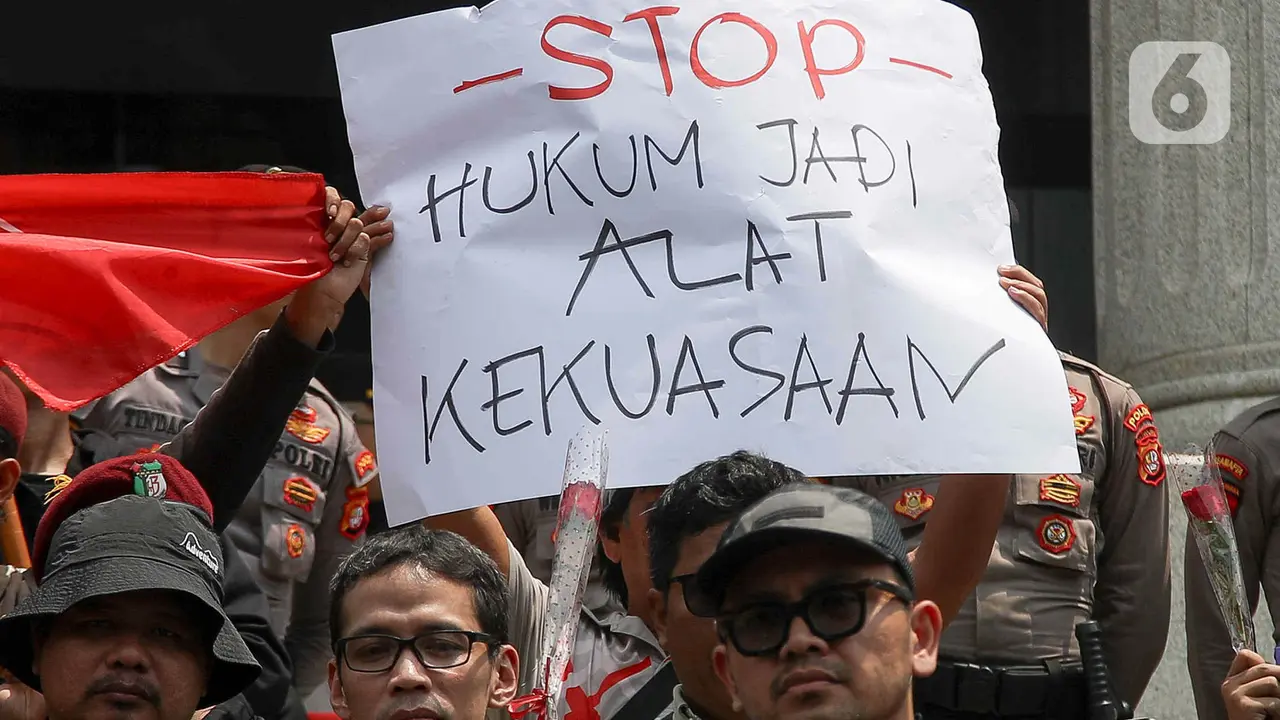 Dukung Mahkamah Konstitusi, Akademisi dan Aktivis Kritisi Sikap DPR