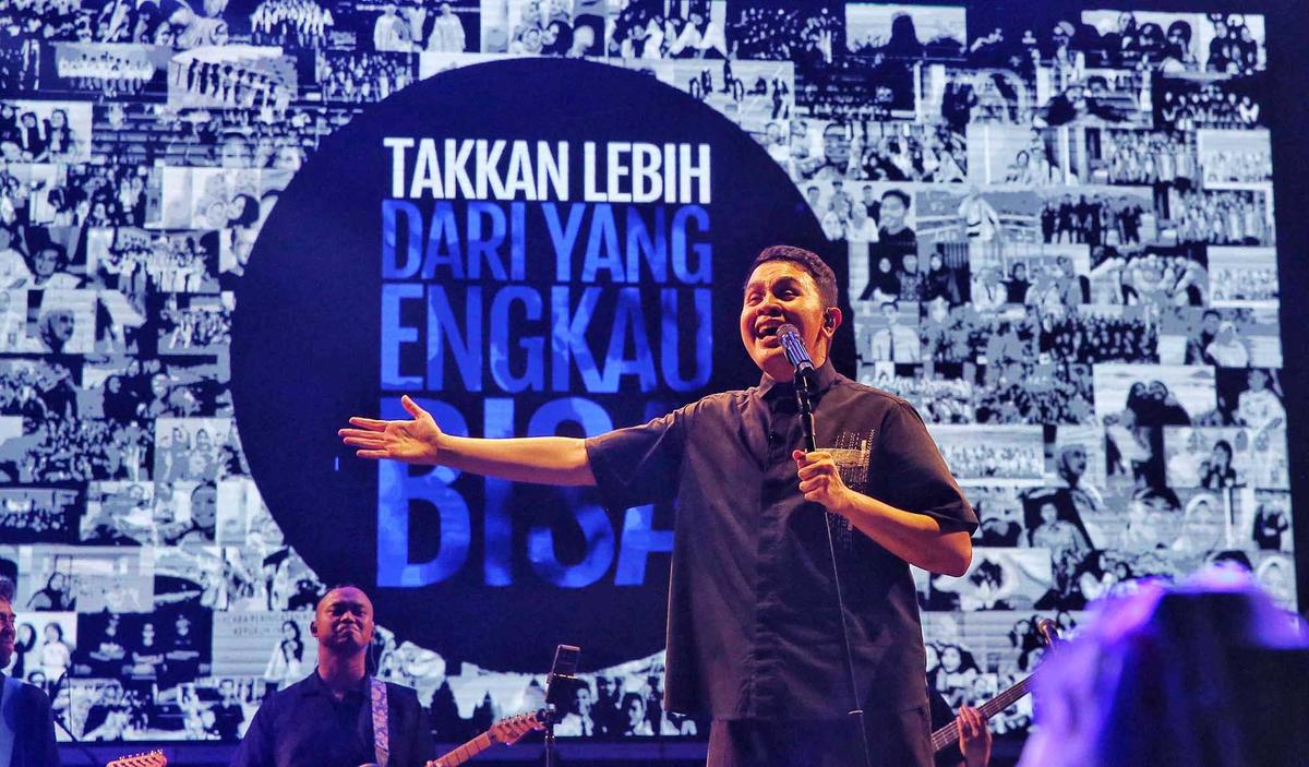 FOTO: Penampilan TULUS Menghibur Ribuan Pengunjung KapanLagi Buka Bareng BRI Festival 2025