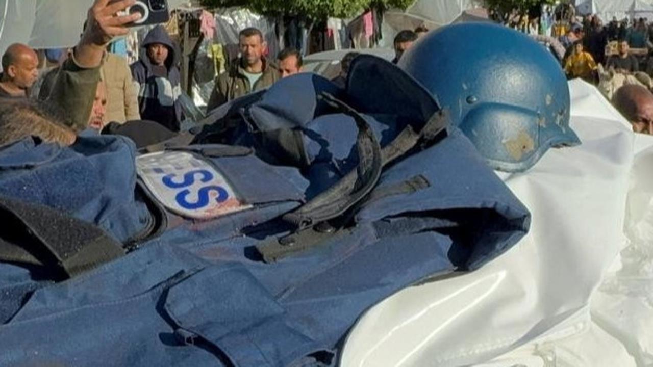 Namun tentara Israel berdalih bahwa mereka “tidak pernah, dan tidak akan pernah” dengan sengaja menargetkan jurnalis.<br>
