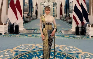 Potret Ghea Indrawari Bernyanyi Bersama PM Thailand di Istana Negara