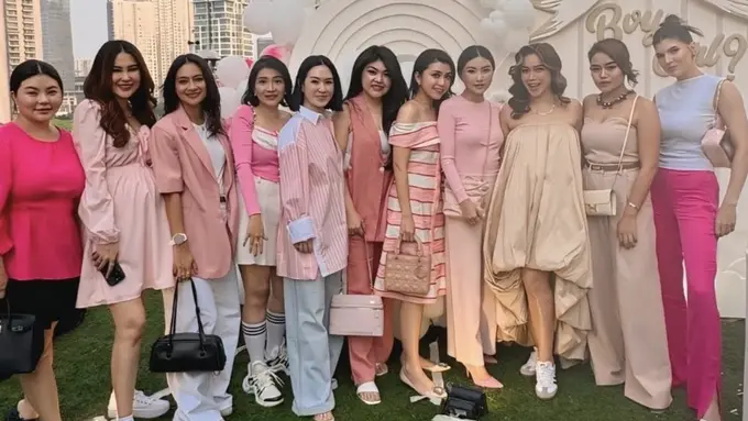 Gaya Artis Tampil Serba Pink di Gender Reveal Jessica Iskandar