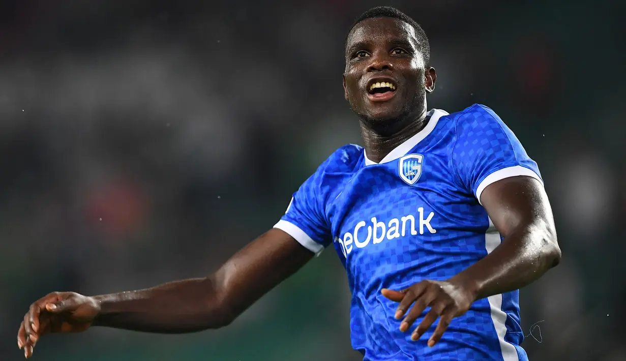 Striker Nigeria, Paul Onuachu akan dipastikan absen karena menderita cedera hamstring Grade A saat laga antara KRC Genk melawan Royal Antwerp. Padahal, Onuachu merupakan pemain terbaik sekaligus top skor Liga Belgia. (AFP/