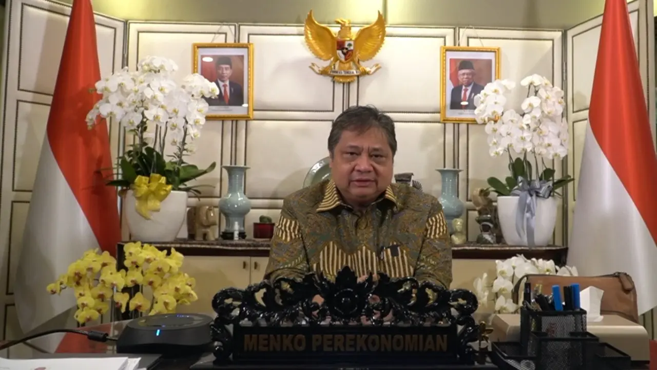 Menteri Koordinator Bidang Perekonomian Airlangga Hartarto saat membuka Munas XI Perbarindo 2022 dan Launching BPR e-Cash serta BPR DIGI secara virtual, Rabu (19/10/2022). (Dok Kemenko Perekonomian)