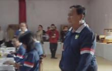 Kode Tangan Prabowo saat para Menteri Mau Beri Hormat Sambil Berdiri Jadi Sorotan, Begini Isyaratnya