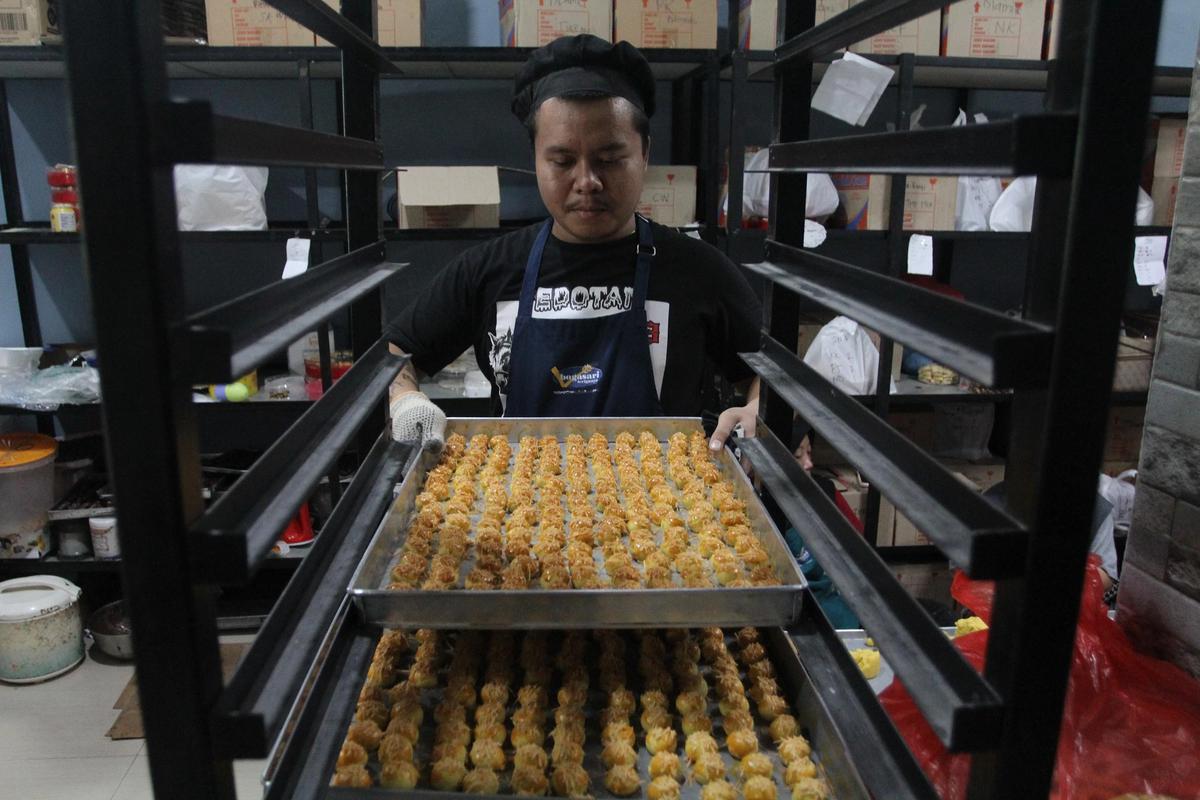 FOTO: Produksi Kue Lebaran Kampung Nastar Meningkat Jelang Lebaran