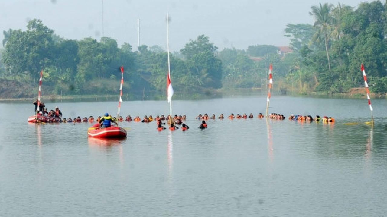 HUT Kemerdekaan RI ke-70, para pecinta alam gelar upacara di danau