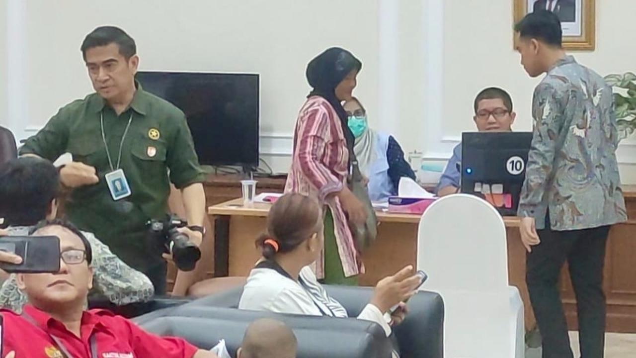 Momen Gibran Tinjau Langsung 'Lapor Mas Wapres