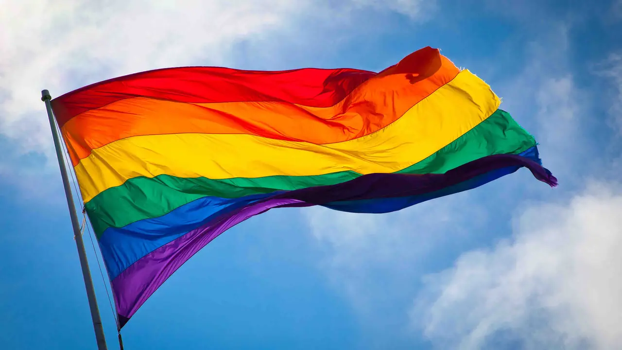 Dilegalkannya Pernikahan Sejenis, Tagar LGBT Membanjiri Instagram