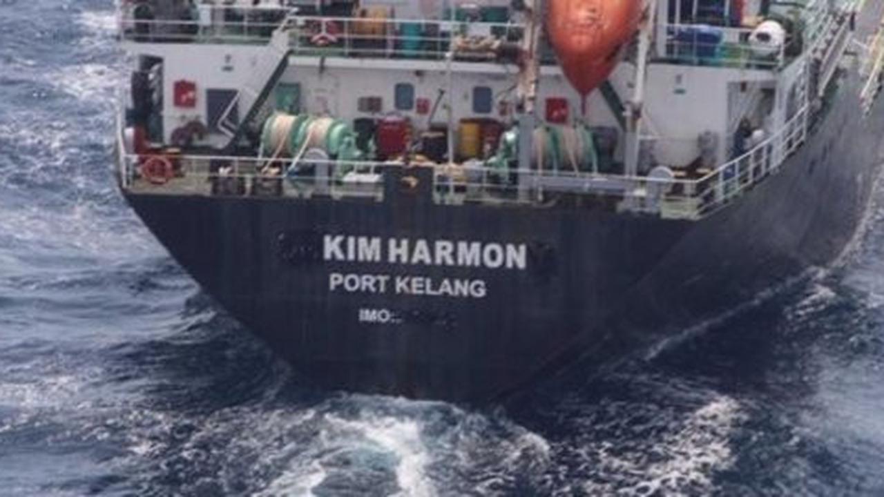 Bajak laut di kapal tanker Malaysia kabur, satu WNI ditembak