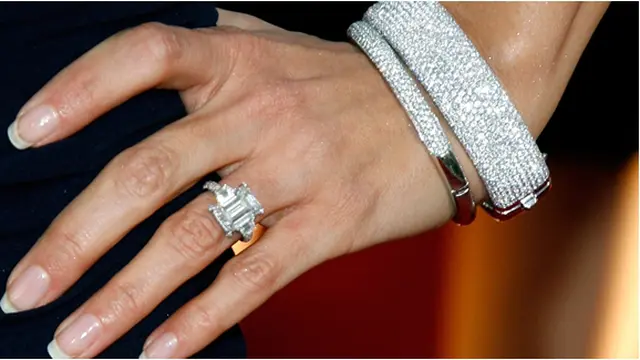 Courtesy HollyScoop.com