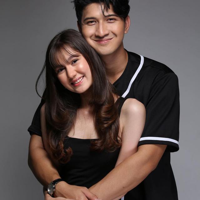 6 Gaya Pemotretan Aditya Zoni dan Zoe Abbas Jackson, Rayakan Monthversarry