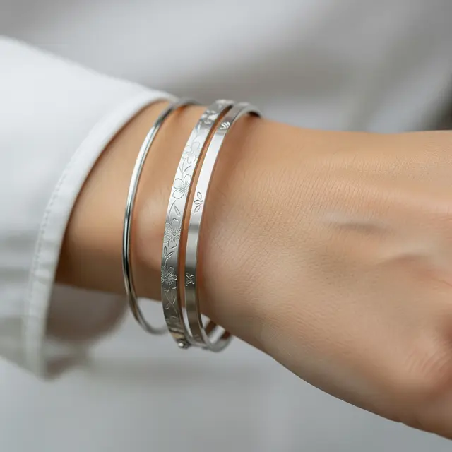 9 Model Gelang Keroncong Emas Putih Terbaru, Tampil Elegan