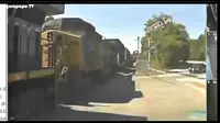 Sebuah bus dihantam kereta api di suatu persimpangan di kawasan East Point di kota Atlanta di negara bagian Georgia, Amerika Serikat.