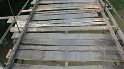 Jembatan Gantung di Pringsewu Rusak, Warga Harus Memutar 16 Kilometer