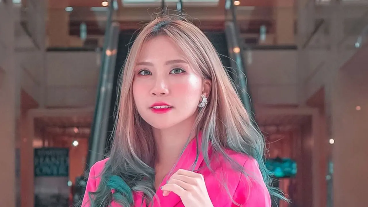 6 Potret Natya Shina, Influencer yang Punya Penampilan Bak Idol Korea