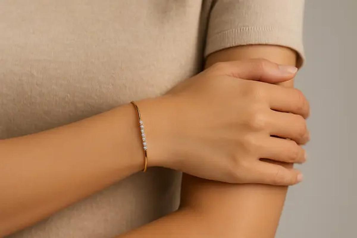 10 Model Gelang Emas Gram Kecil Tapi Cantik yang Lagi Tren di 2025, Cocok untuk Gaya Sehari-hari