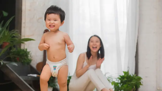 Popok yang Tepat Dapat Memengaruhi Stimulasi Tumbuh Kembang Motorik Bayi. dok. PT Multi Medika Internasional Tbk