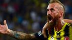 Gol spektakuler diciptakan gelandang Fenerbahce, Raul Meireles pada Piala Turki melawan Sivasspor akhir pekan lalu.