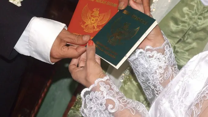 Mulai 1 Oktober, yang Nggak Punya e-KTP Nggak Bisa Nikah!