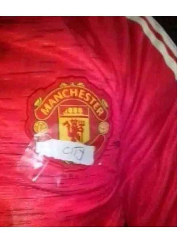 6 Jersey Fans Karbitan Ini Nyeleneh Banget, Bukti Tidak Loyal