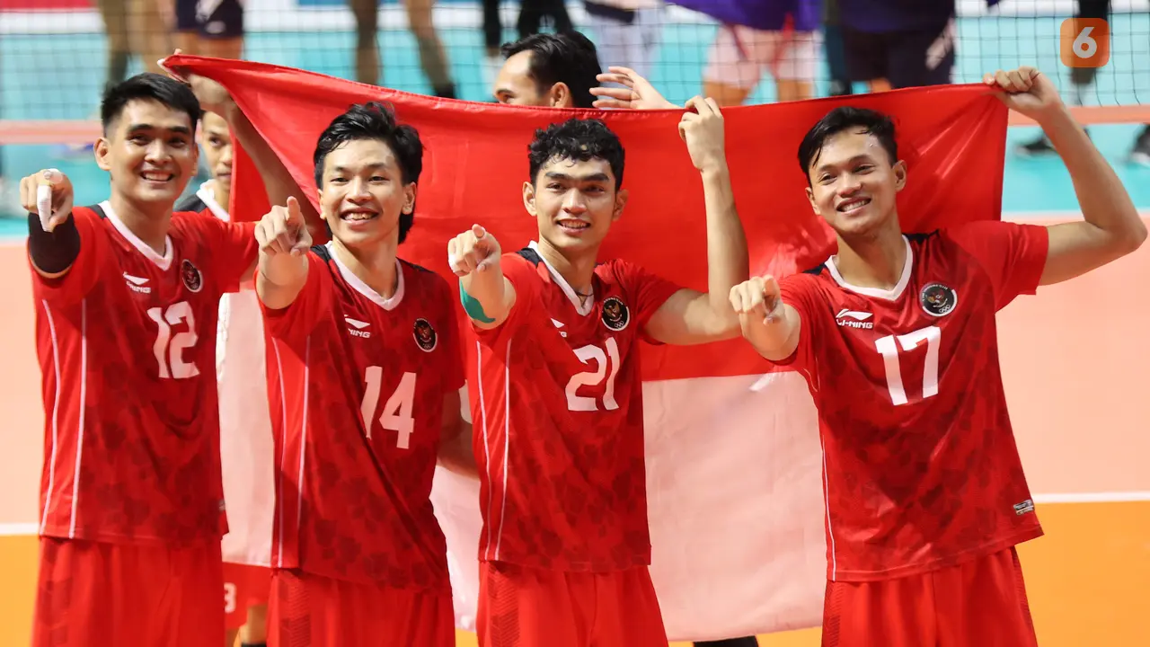 Foto: Kegembiraan Timnas Bola Voli Putra Indonesia saat Catatkan Hattrick Emas SEA Games di Kamboja